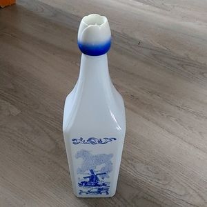 Delft liquor decanter